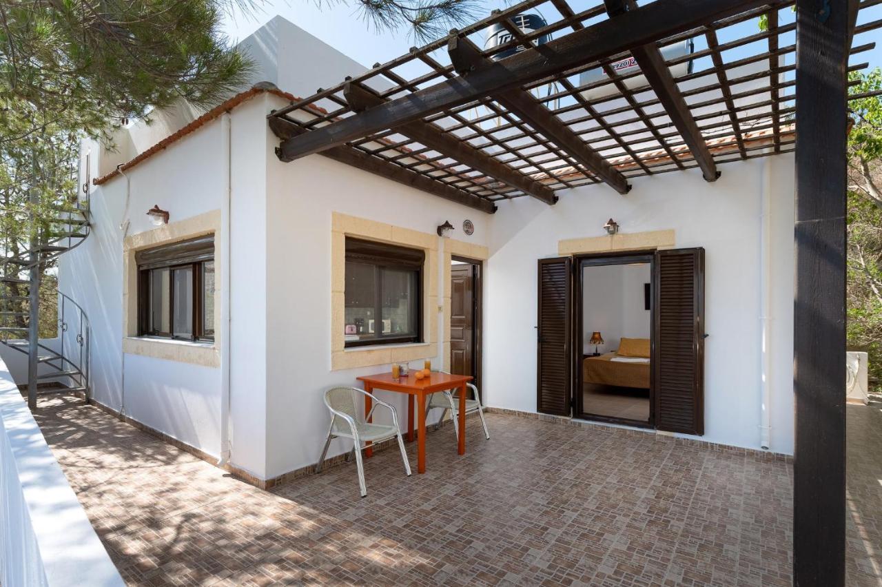 Villas Alexandros Kalamaki  Exterior photo